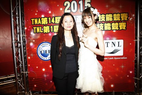 台湾で開催された台湾ネイリスト協会（TNA）主催の国際ネイルコンテスト授賞式に出席した南明奈 