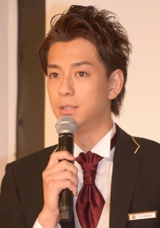三浦翔平 本田翼との熱愛否定せず 報道陣の質問に笑顔 Oricon News
