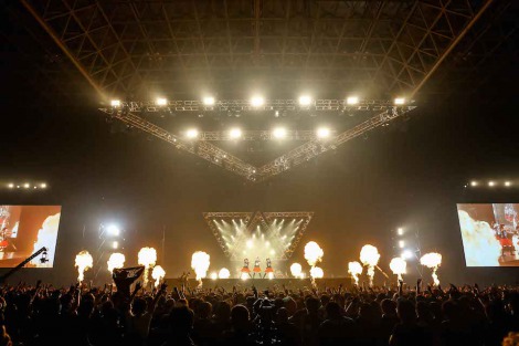BABYMETAL̃[hcA[{wBABYMETAL WORLD TOUR 2015 `Vꃁ^`x̖͗l Photo by Taku Fujii 