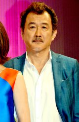 ���R�I�V�A�g�^�t�h�̋g�c�|���Y�ɓ���u�ǂ�ȂЂǂ����Ƃ����Ă����̂��c�v 