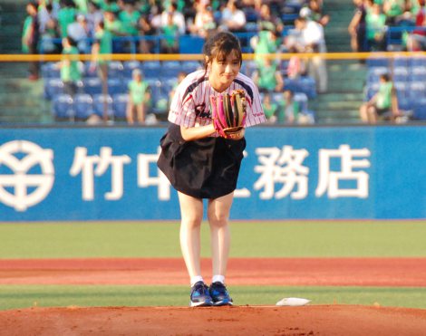 大原櫻子 初始球式はノーバンならずも 楽しかったので70点 Oricon News