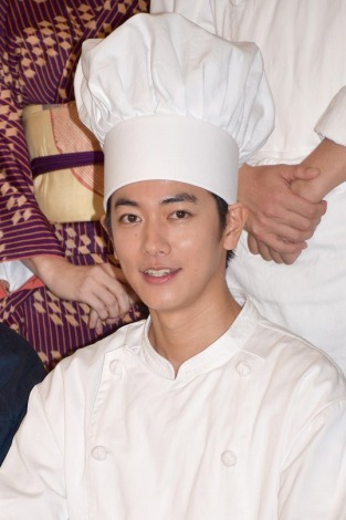 佐藤健主演 天皇の料理番 17 7 で有終 敗戦 乗り越え退任まで Oricon News