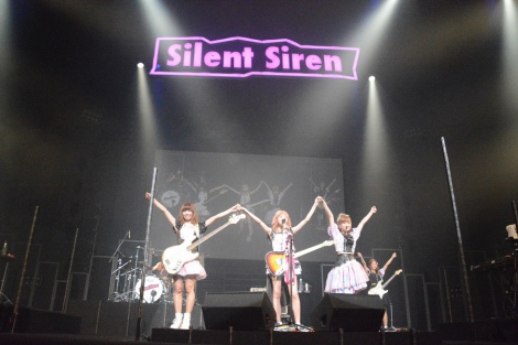 NHKz[ōsꂽScA[wSilent Siren Live Tour 2015 Spring  Summer TC VS TCgxǉ̖͗l 