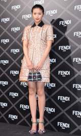 �đq�ށX&�R�c�D�炪�g���r�����h ���؃h���X�ŗ��� 