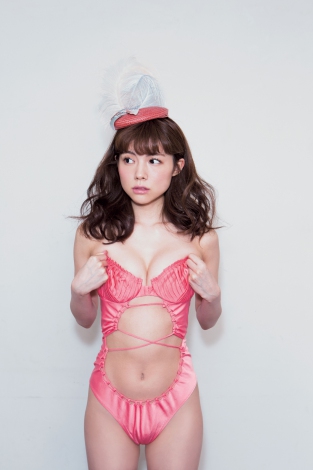 画像 写真 テラハ グラドル 松川佑依子 初写真集で ちんかめ とコラボ 2枚目 Oricon News
