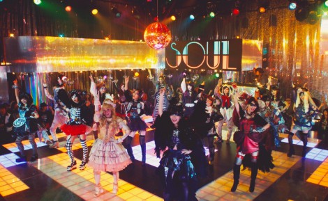AKB48の総選挙選抜がハロウィンの特殊メイク＆仮装でMV撮影 