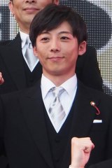 �����ꐶ�A�����l�ԓI�Ȗ��o�C�v���C���[ �w�����x�鏑���Œ��� 