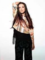 Superfly�A20���ڃV���O���͎��g���̃J�b�v�����O�x�X�g�t�� 