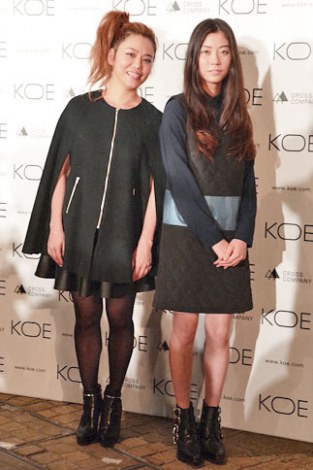 新ブランド「KOE」発表会で、初の母娘共演を果たしたChara（左）とSUMIRE　（C）oricon ME inc. 
