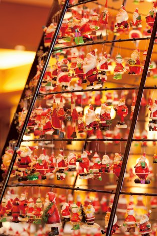 11月12日よりスタートする東京ミッドタウンのクリスマスイルミネーションイメージ／サンタツリー 