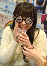 画像 写真 さんみゅ 山内 おもしろメガネ姿は すっぴん と変わらない 3枚目 Oricon News