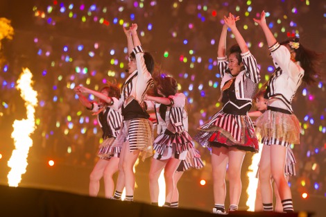 画像 写真 Nmb48 さや姉とみるきーのラブシーンにファン興奮 結成5周年公演 百合劇場 7枚目 Oricon News