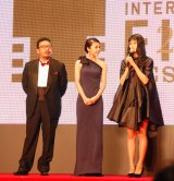 『第28回東京国際映画祭』のレッドカーペットに登場した(左から)中村義洋、竹内結子、橋本愛 (C)ORICON NewS inc. 
