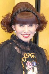 �����O�q�A���ׂŃg�[�N�V���[���o�����~�@�w�O�q�̕����W�x 