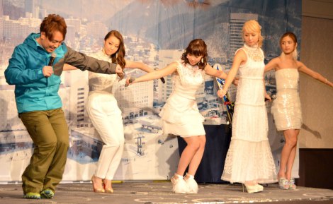 藤井萩花の画像 写真 動画 E Girls Ami 今年の漢字は 色 紅白は 自分たちらしい衣装で 6枚目 Oricon News