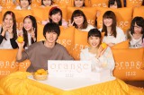 映画『orange-オレンジ-』公開直前「こたつdeオレンジ」試写会に出席した(左から)山崎賢人&土屋太鳳  