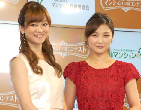 『マンションいい話コンテスト 2015』表彰式に出席した（左から）吉澤ひとみ、石川梨華 （C）ORICON NewS inc. 
