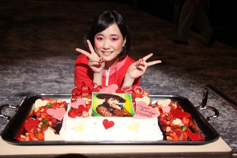 画像 写真 大原櫻子 歳の誕生日に感涙 岸谷五朗がサプライズ 4枚目 Oricon News