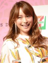 傌��F���A�Y�㏉���̏�Ń}�}�̊� �q��Ắu�����y�����v 