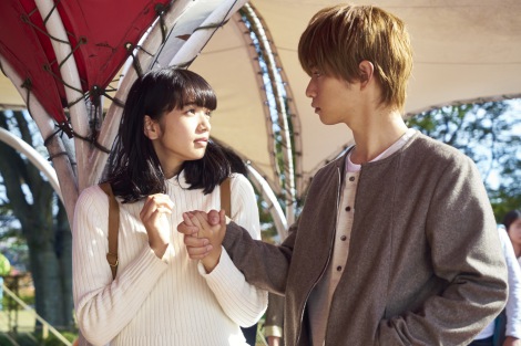 映画 黒崎くん 遊園地デートの劇中カット初公開 コラボキャンペーン決定 Oricon News
