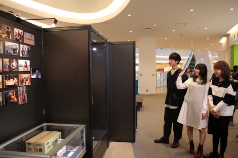 画像 写真 坂口健太郎 森川葵 いつ恋 展示会にサプライズ登場 ファンから大歓声 5枚目 Oricon News