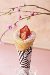 新食感クレープが楽しめる「CrePers」の春メニュー『mochi mochi いちご桜もちクリーム』 
