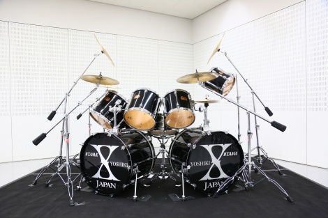 画像 写真 Yoshiki 愛用のドラムセット604万円で落札 東日本大震災 義援金として全額寄付 2枚目 Oricon News