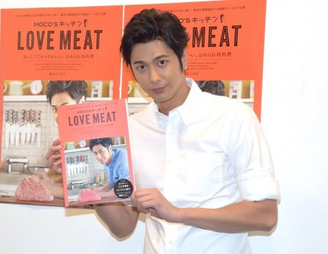 レシピ本『MOCO’Sキッチン LOVE MEAT』を発売した速水もこみち （C）ORICON NewS inc. 