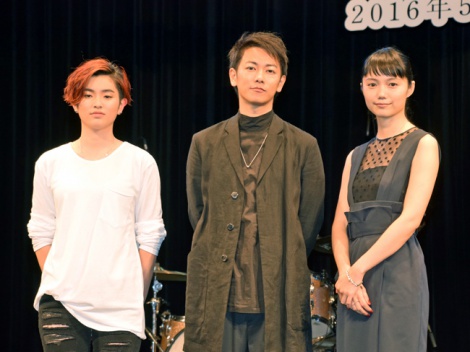 佐藤健 宮崎あおい 17歳歌手haruhiに脱帽 オーラがすごい Oricon News