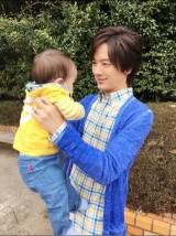 DAIGO�A�Ԃ�V��������ʐ^���J ���ׂĂ̕�e�ɑ��h�̔O 