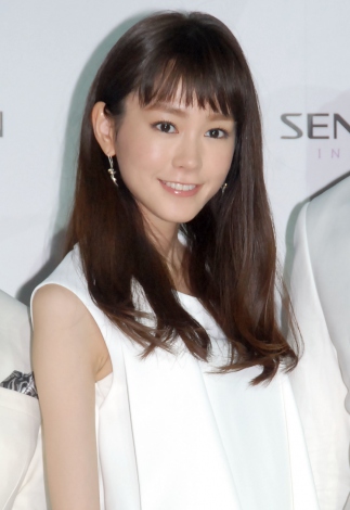 画像 写真 桐谷美玲 全身真っ白コーデ ショートパンツで美脚披露 3枚目 Oricon News