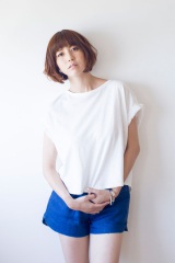 hitomi�A��3�q�D�P5�����𔭕\ ���H�o�Y�\��u�̒����Ɂv 