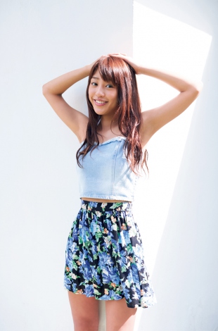 画像 写真 黒すぎるキャスター 岡副麻希 沖縄でまぶしい笑顔 1枚目 Oricon News