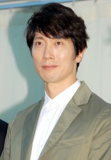 ���X�ؑ��V��A�j���Ƃ̃L�X�ɏƂ�u���D������C�����v ��������Ɏ��u���V��� 