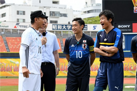 画像 写真 スポーツ王 にアモーレ旋風 サッカー日本代表がキックベースボールで対決 2枚目 Oricon News