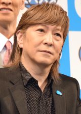 �����N�ƁA���؃R���{�Ȋ����Ɏ艞���u�wWe Are The World�x�̃��x��!�v  