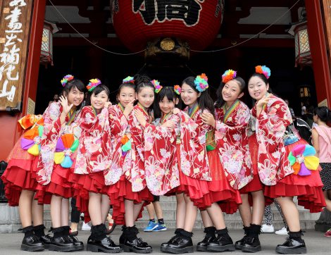 画像 写真 平均年齢11歳 民謡ガールズがデビュー 浅草寺でヒット祈願 1枚目 Oricon News