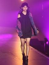 �yGirls Summer Festival�z���c�����A���̖ԃ^�C�c��16�΂炵����ʑ�l�̐F�C 