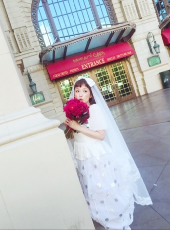 画像 写真 千秋 ラスベガス挙式のドレス姿公開 ベールには大きなリボン 2枚目 Oricon News