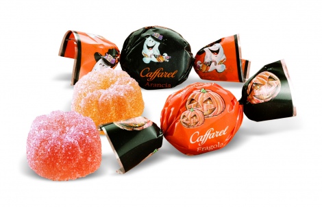 ル・クルーゼのギフトセット『プチ・パンプキン・セット』（税抜3700円）　セットになっているのはイタリアの菓子メーカー「カファレル」のチョコレートとゼリー（写真はイメージ） 