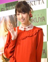 �ʐ^�W�w���𒅑ւ��āx�o�ŋL�O���n�����O�Ɉ͂ݎ�ނɏo�Ȃ����T�؍�46�E���쎵�� �iC�jORICON NewS inc. 