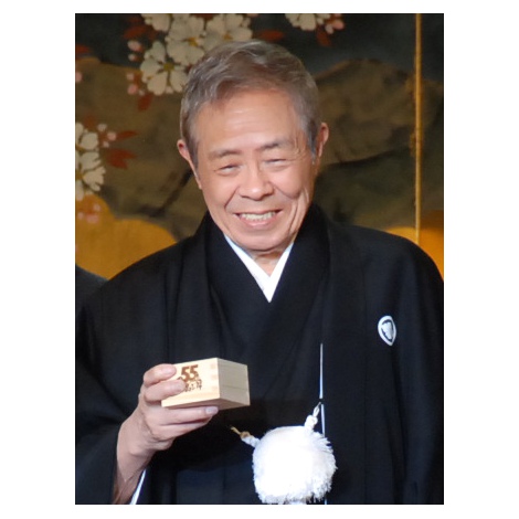 北島三郎 芸道55周年の宴で元気な姿 安倍首相も祝福 Oricon News