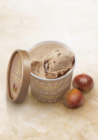 セブン-イレブン限定で発売中のゴディバのカップアイス『ミルクチョコレート マロン』 