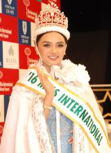 ミス インターナショナル 頂点にインドネシア代表21歳 ケビン リリアナさん Oricon News