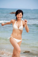 画像 写真 白い本田翼 黒い菜々緒 旬の女優が豪華グラビア共演 関連記事 Oricon News