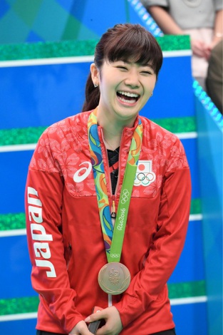 画像 写真 スポーツ王 で卓球の最強男女対決が実現 福原の結婚指輪に大興奮 1枚目 Oricon News