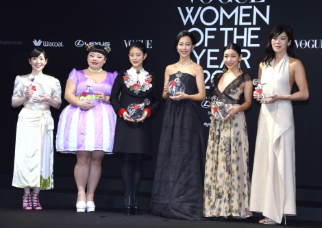 wVOGUE JAPAN Women of the Year 2016x̎܎ɏoȂ()c덁AnӒA[AؑTATNAG (C)ORICON NewS inc. 