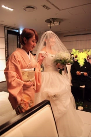 キンタロー 挙式で妹とバージンロード 亡き両親への思いも Oricon News