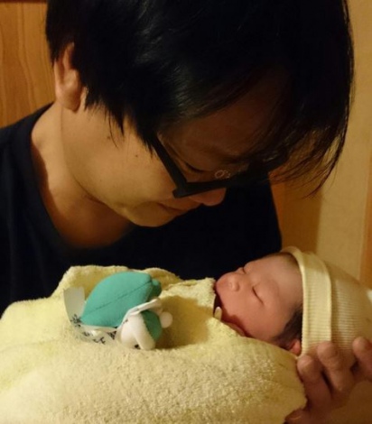 元ほっしゃん 星田英利 第2子女児誕生を報告 命をかけて守っていきたい Oricon News