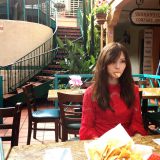 ���Ζ��߂̃L���[�g�ȑf��Ƀt�@���͑��сi�ʐ^��2nd�ʐ^�W�����c�C�b�^�[���j 